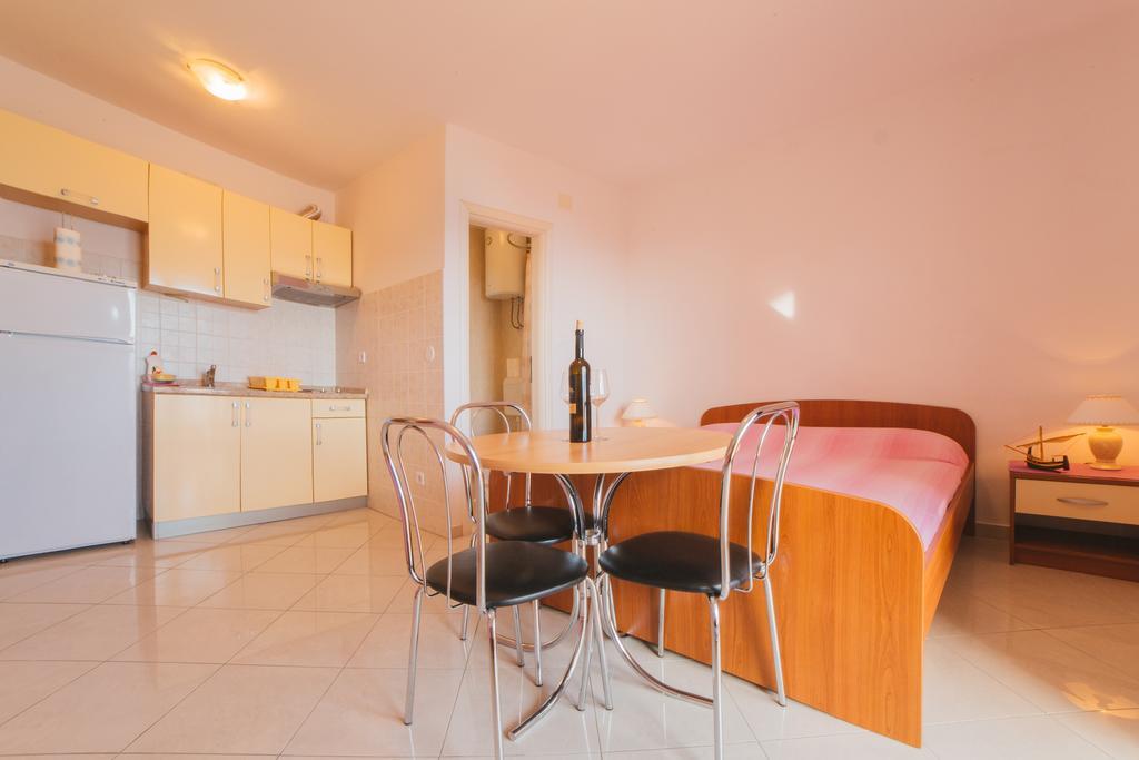 Apartments Dada Omis Phòng bức ảnh